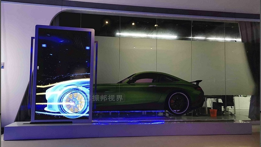 汽車展會中的透明滑軌屏展示效果